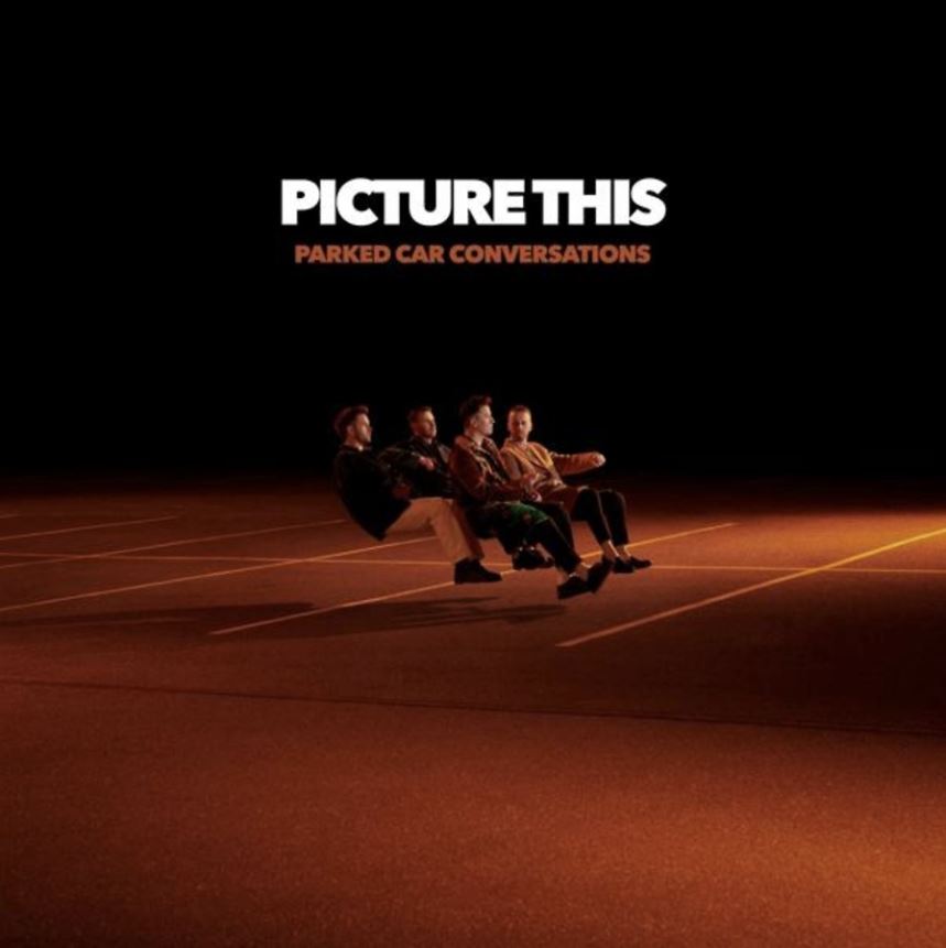 Das Albumcover "Parked Car Conversations" von Picture This zeigt die Band in der Luft schwebend auf einem Parkplatz bei Nacht.