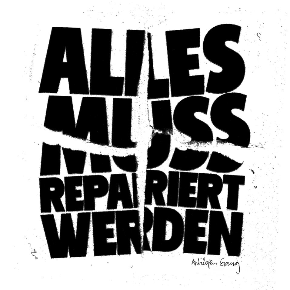 Das Albumcover "Alles muss repariert werden" von der Antilopen Gang ist weiß. In der Mitte steht der Albumtitel. Er wird zerrissen wie ein Blatt Papier.