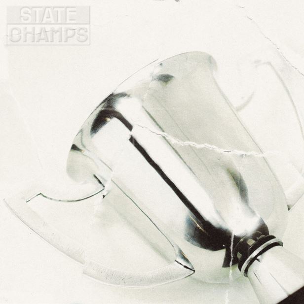 Das Albumcover "State Champs" von State Champs zeigt einen silbernen Pokal.