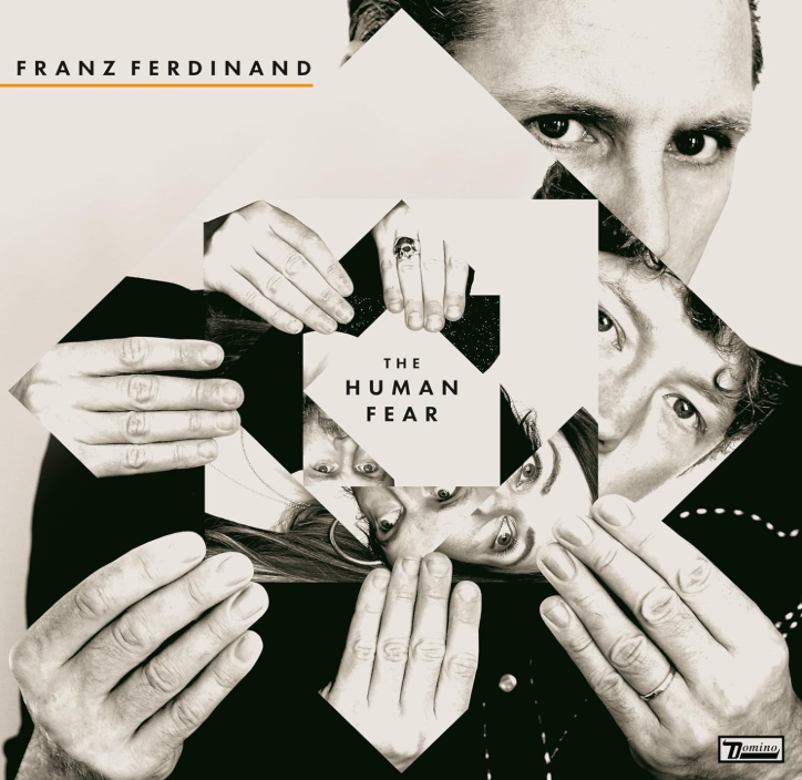 "The Human Fear" von Franz Ferdinand zeigt den Sänger, wie er ein Schallplattencover in der Hand hält. Auf dem Cover sind die anderen Bandmitglieder zu sehen, die das Cover auch hochhalten. Es ist also quasi eine Spirale.